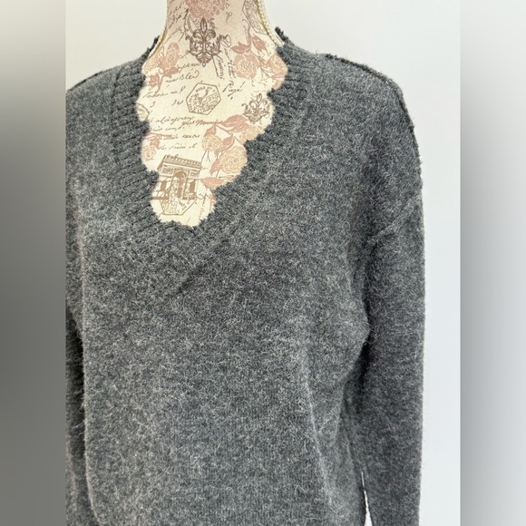 MAGASCHONI Gray V-Neck shark bite trim Sweater size S - Picture 2 of 12